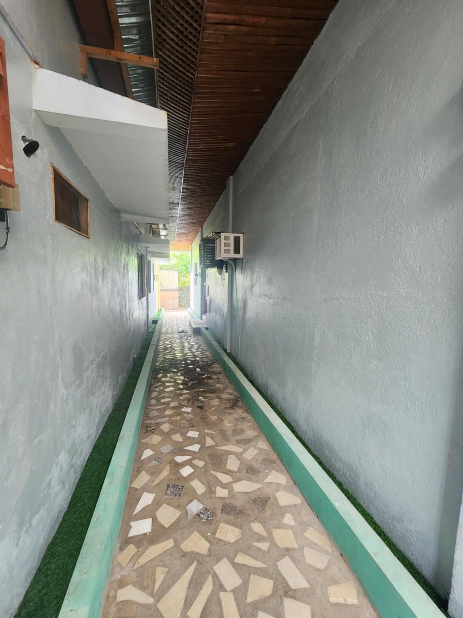 MJ's Residences Garden Hotel Moalboal Exterior foto